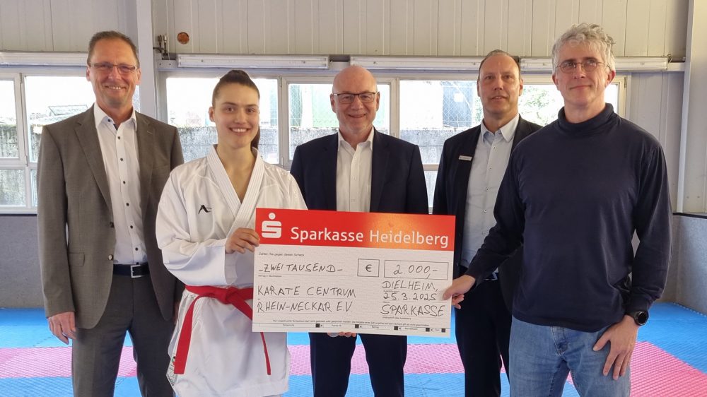 Sparkasse Heidelberg unterstützt das Karate-Centrum Rhein-Neckar mit 2.000 Euro