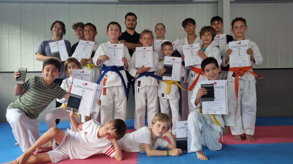 Erfolgreiche Kyu-Prüfung an der Akademie